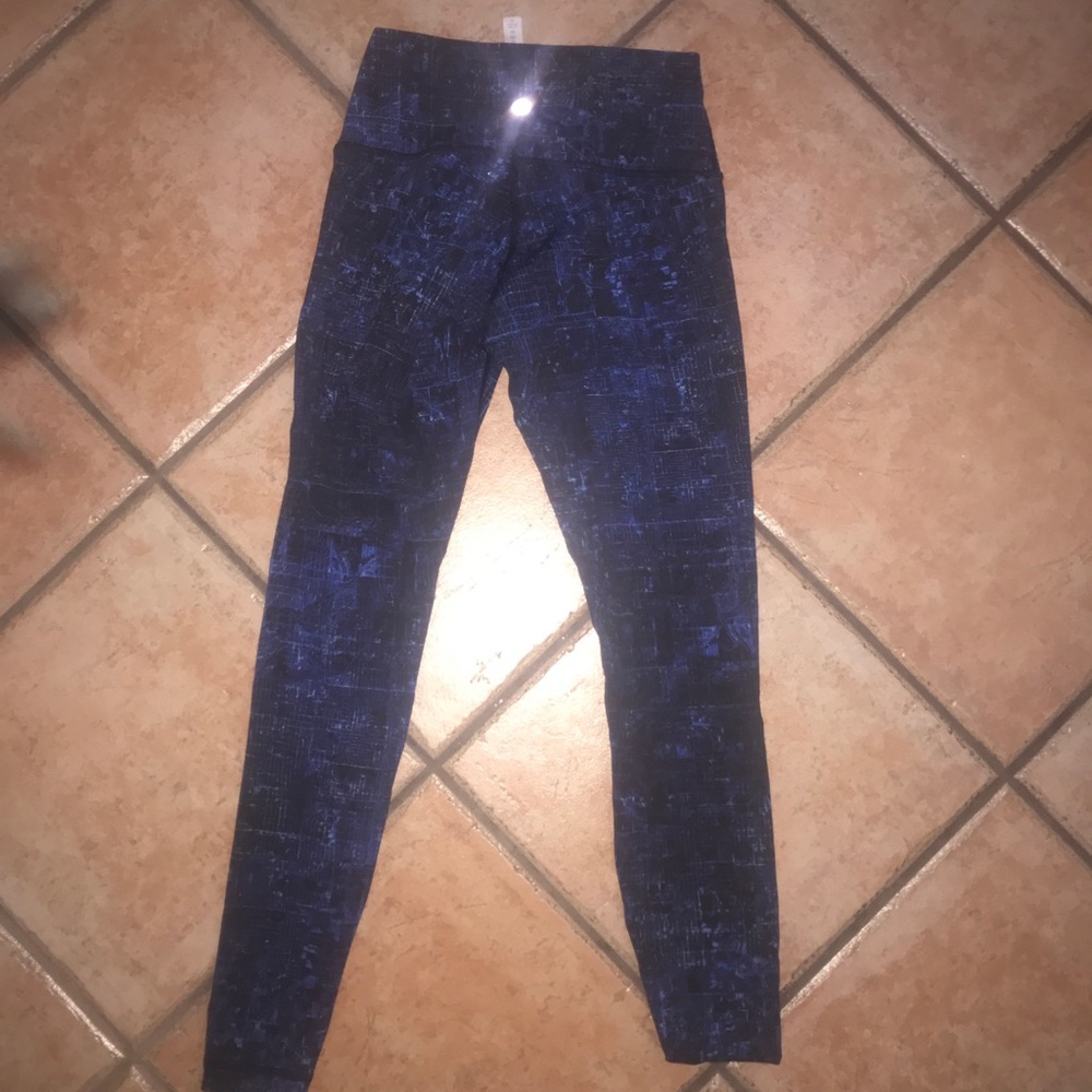 Lululemon size 6 blue and black